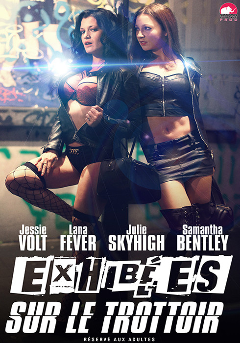 Exhibees sur le trottoir