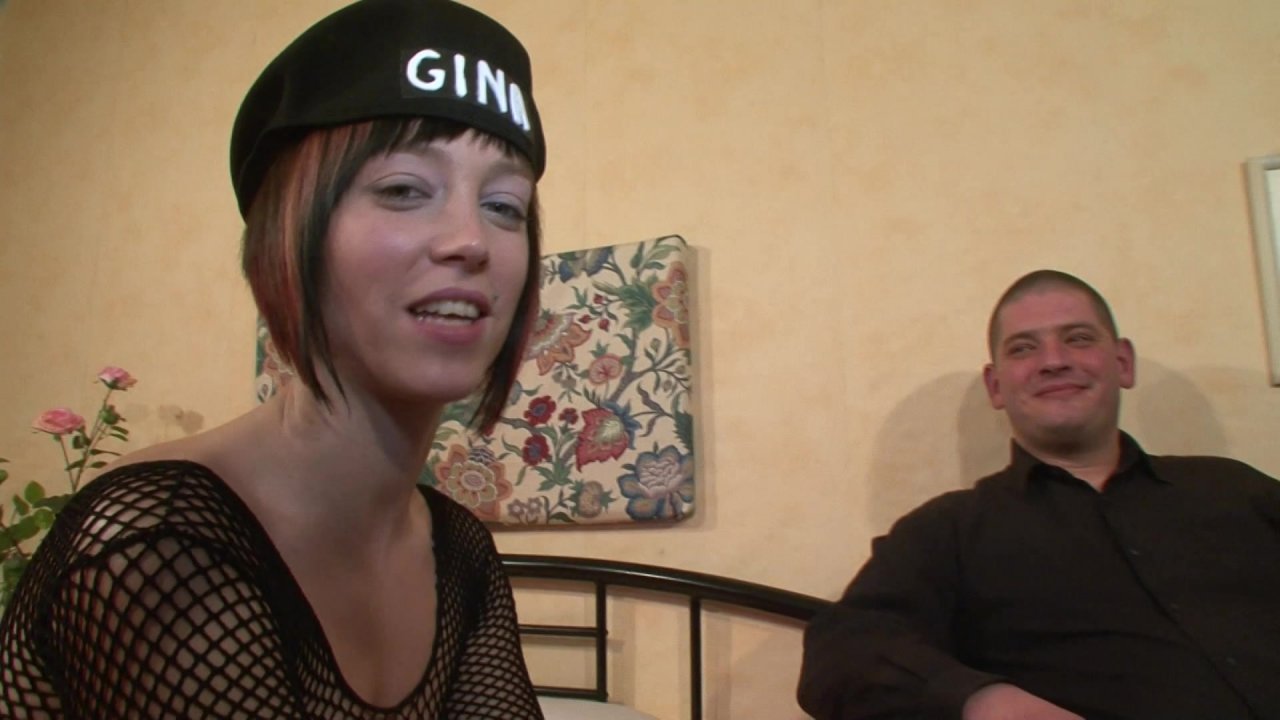 Rough threesome in the bedroom